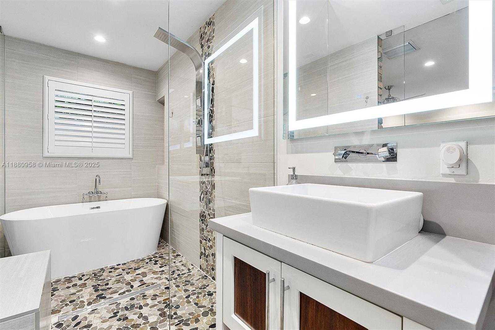 Small Image of 700 VILABELLA AVE, Coral Gables Number 40