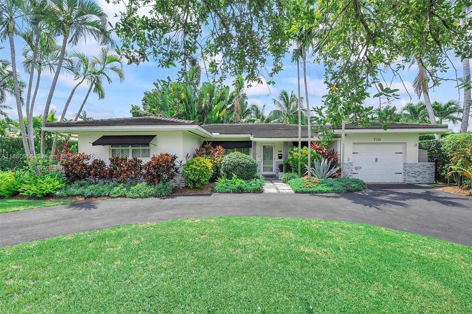 Small Image of 700 VILABELLA AVE, Coral Gables Number 8