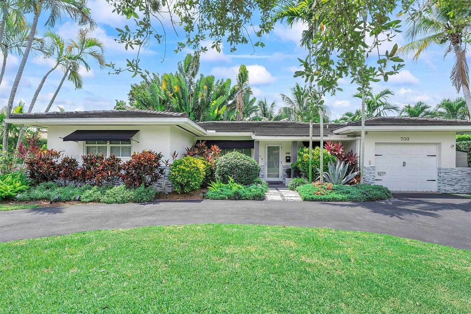 Small Image of 700 VILABELLA AVE, Coral Gables Number 9