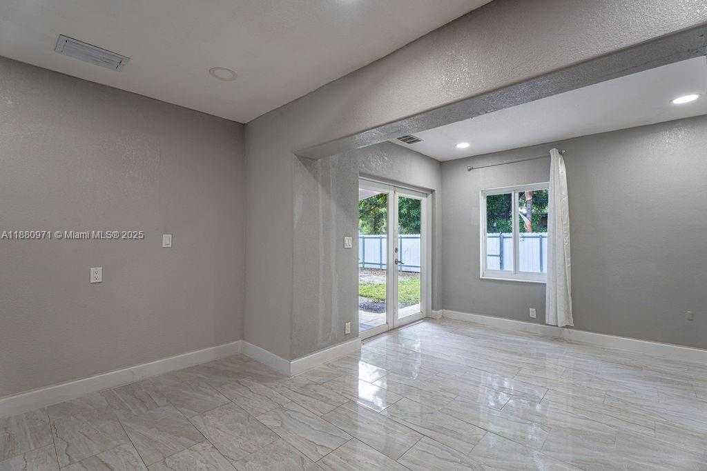 Small Image of 5551 SOUTH WEST 37TH ST, West Park Number 19
