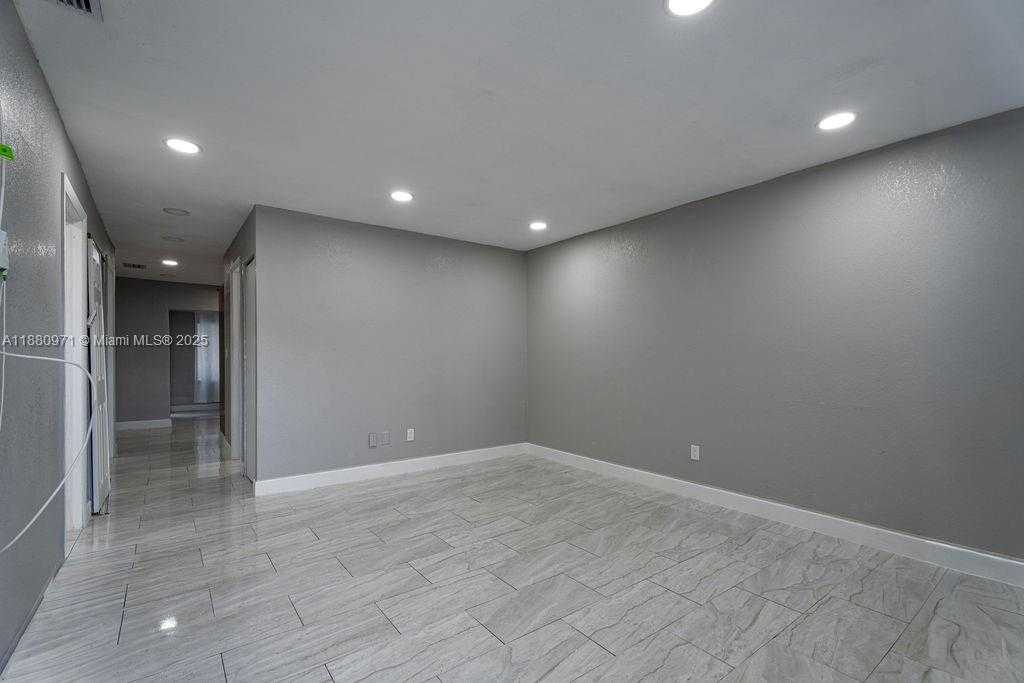 Small Image of 5551 SOUTH WEST 37TH ST, West Park Number 3