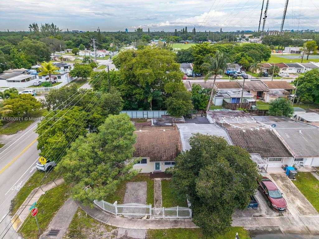 Small Image of 5551 SOUTH WEST 37TH ST, West Park Number 32