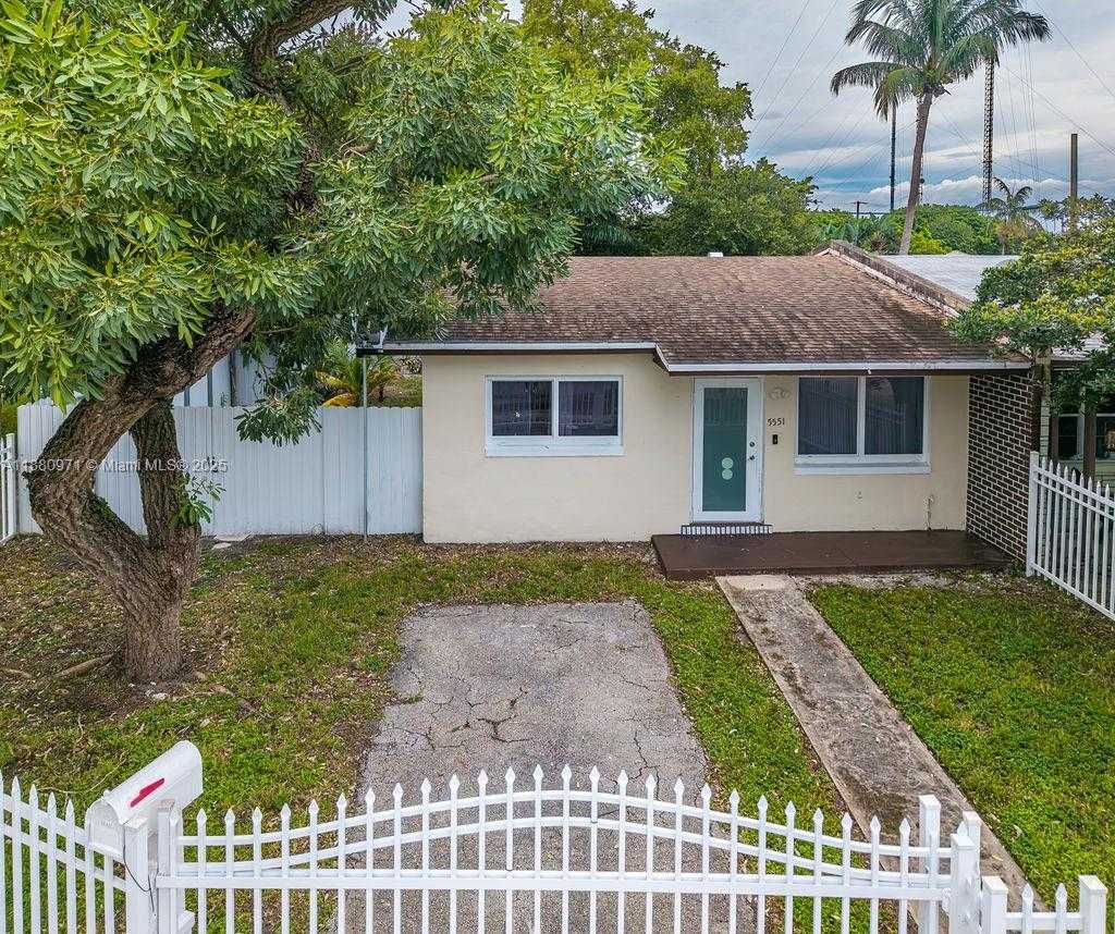 Small Image of 5551 SOUTH WEST 37TH ST, West Park Number 34