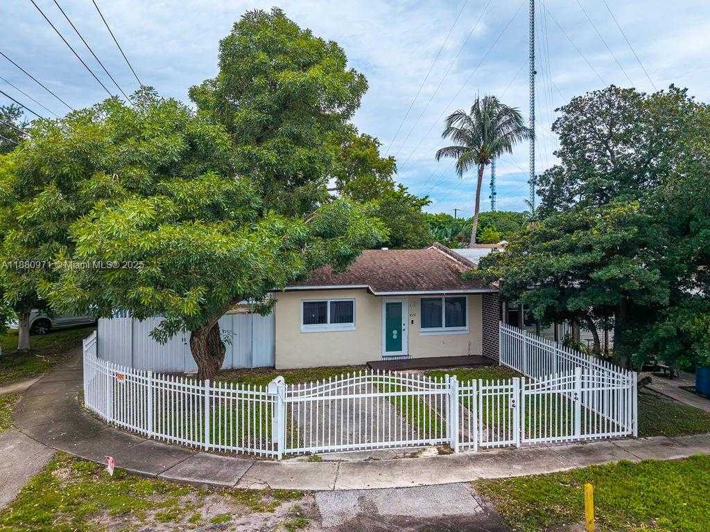 Small Image of 5551 SOUTH WEST 37TH ST, West Park Number 36