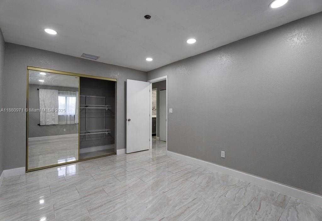 Small Image of 5551 SOUTH WEST 37TH ST, West Park Number 6