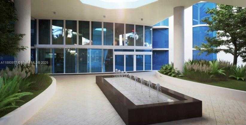 Small Image of 300 SOUTH POINTE DR #504, Miami Beach Number 26