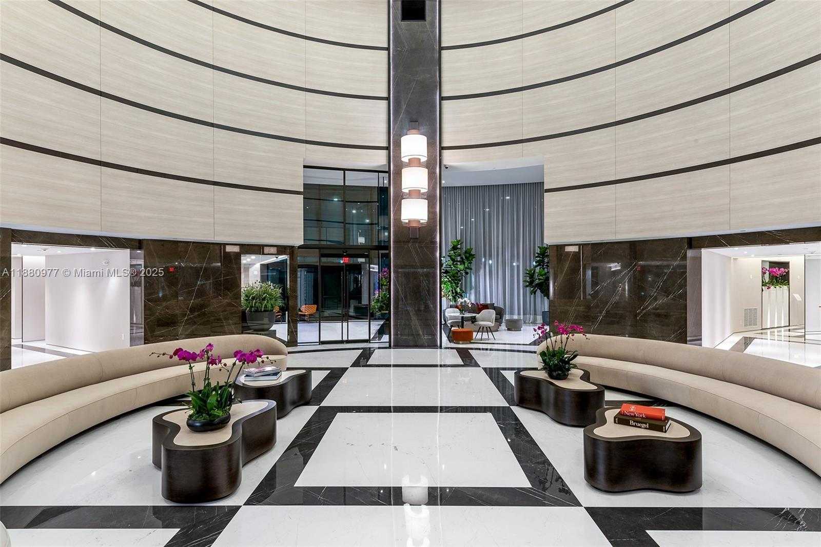 Small Image of 300 SOUTH POINTE DR #504, Miami Beach Number 31