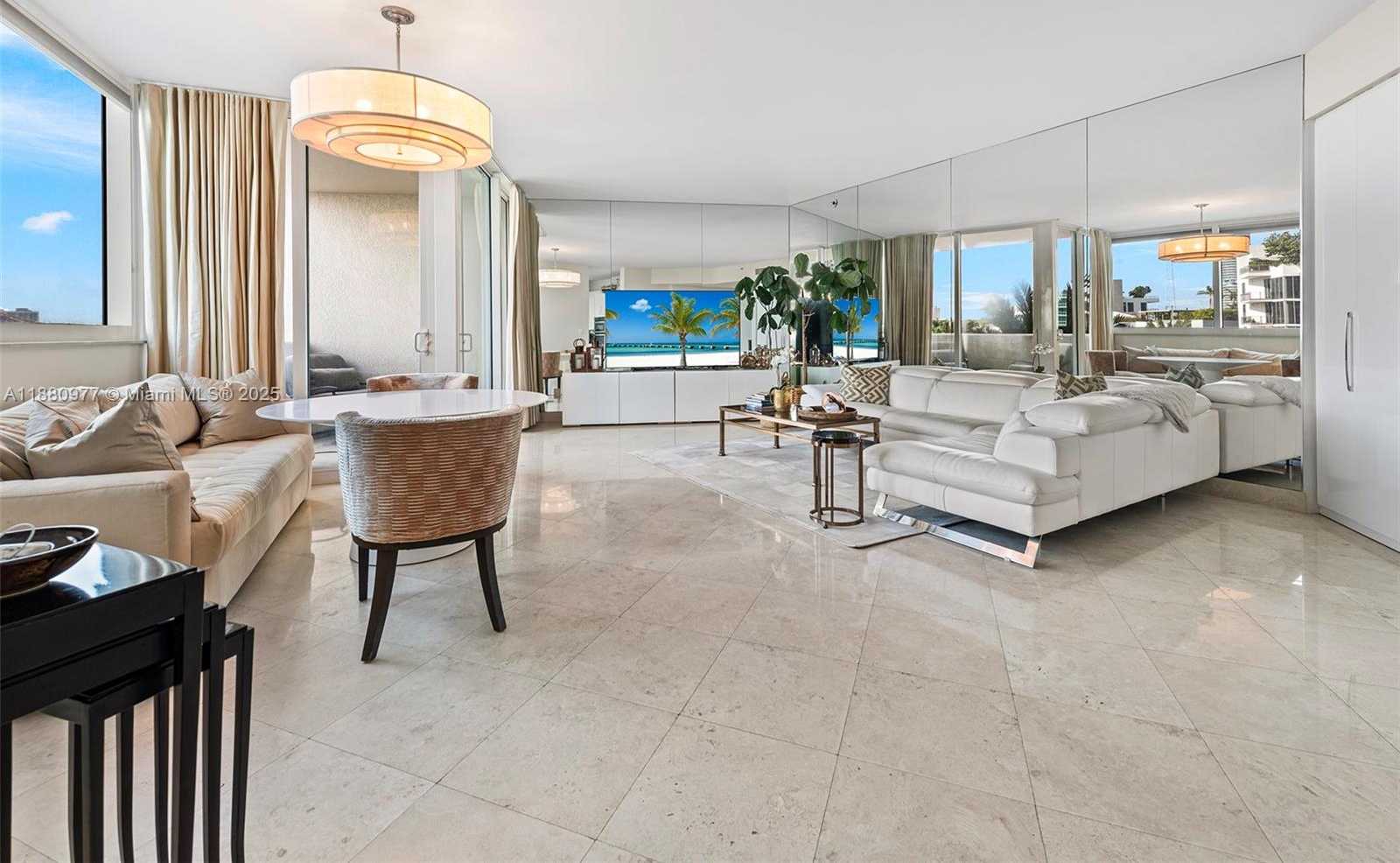 Small Image of 300 SOUTH POINTE DR #504, Miami Beach Number 6