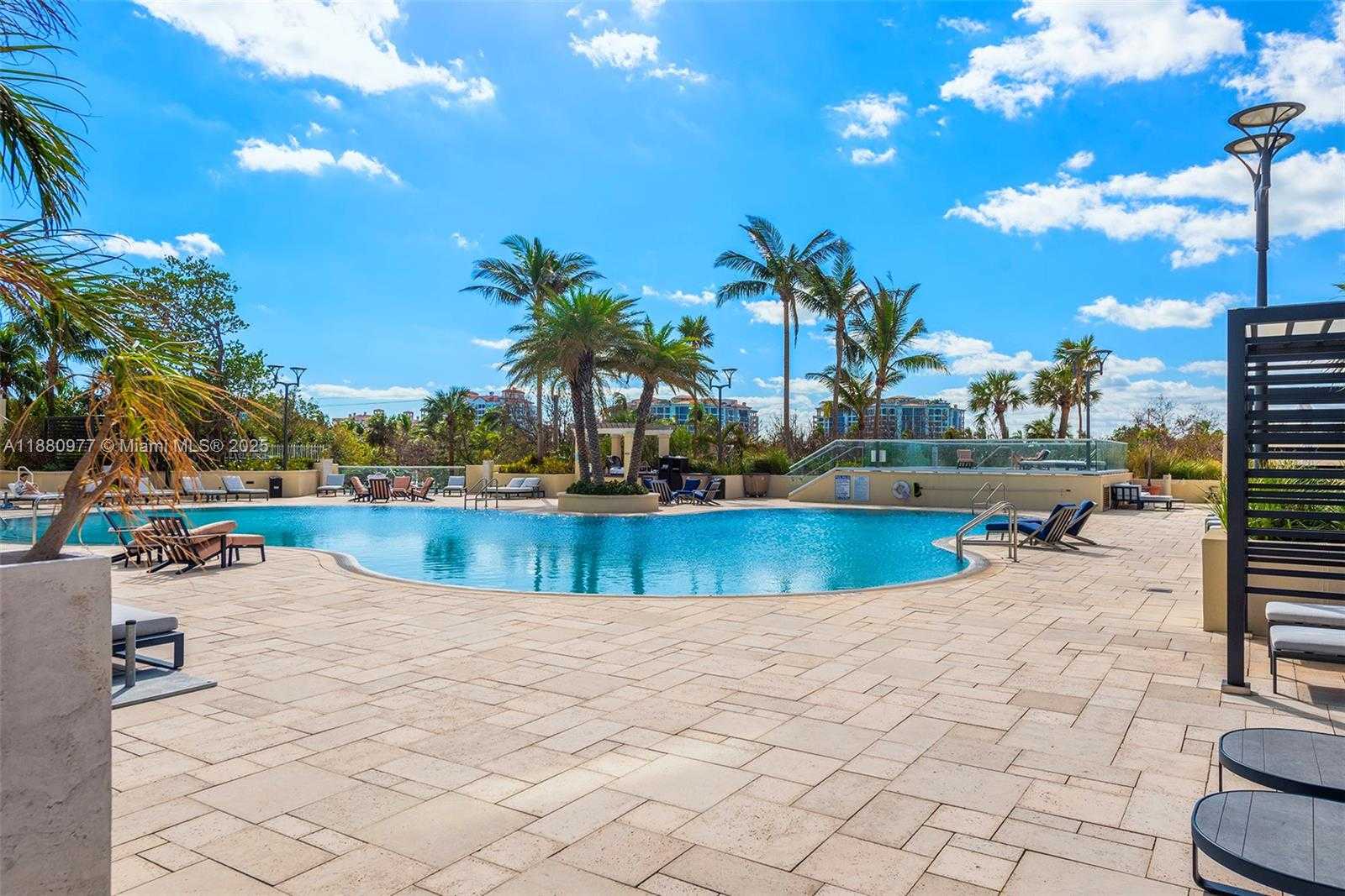 Small Image of 300 SOUTH POINTE DR #504, Miami Beach Number 62