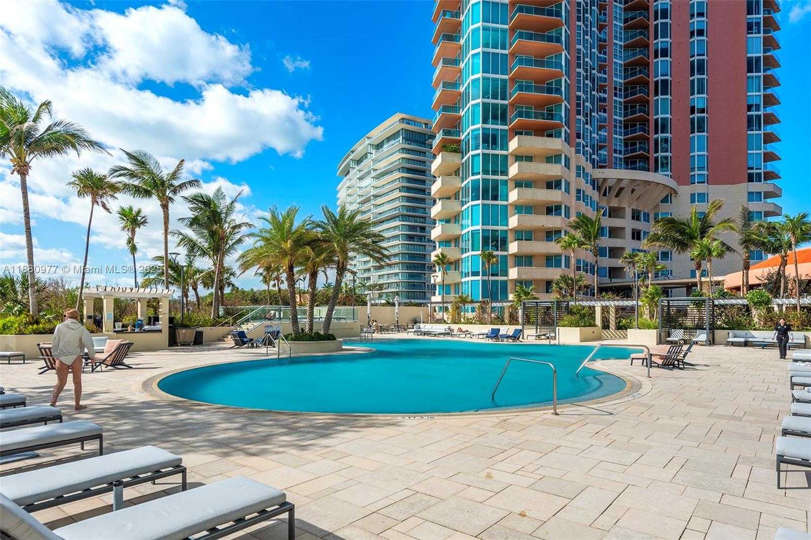Small Image of 300 SOUTH POINTE DR #504, Miami Beach Number 63