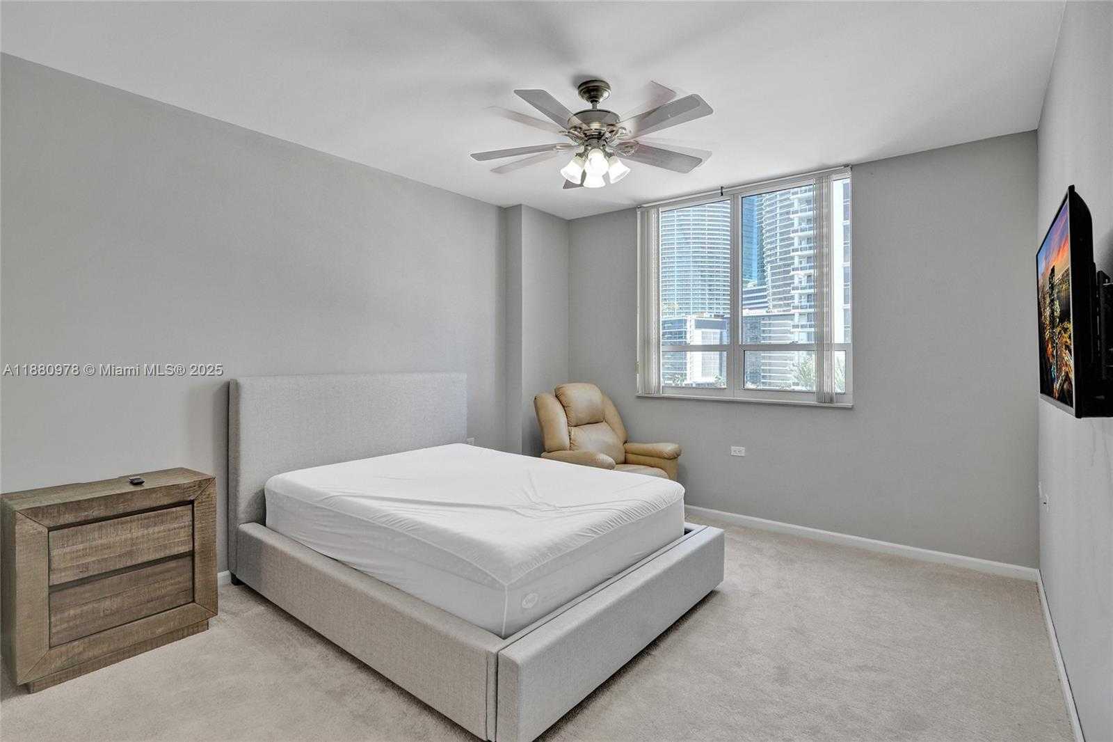Small Image of 801 BRICKELL KEY BLVD #808, Miami Number 17