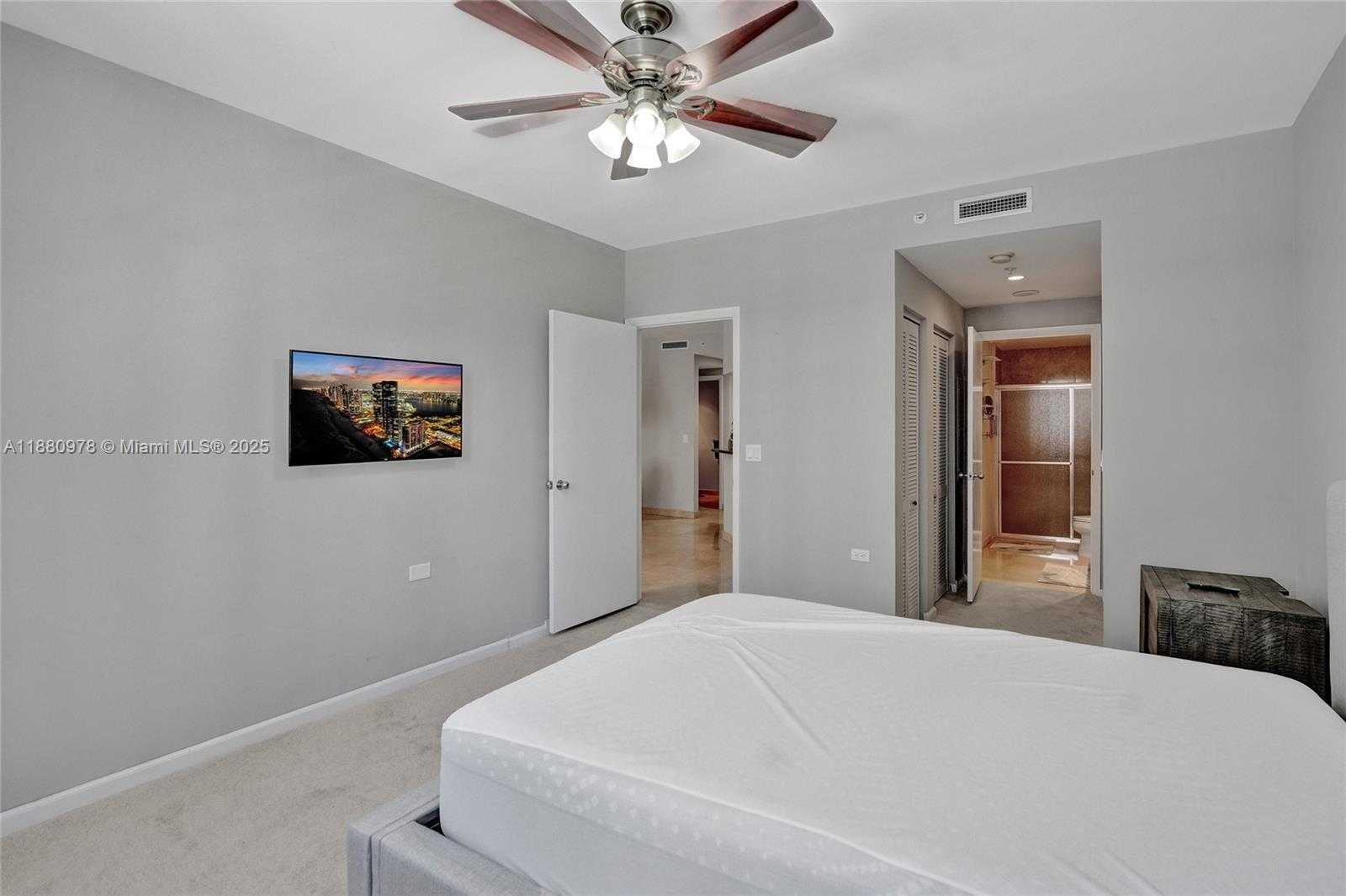 Small Image of 801 BRICKELL KEY BLVD #808, Miami Number 18
