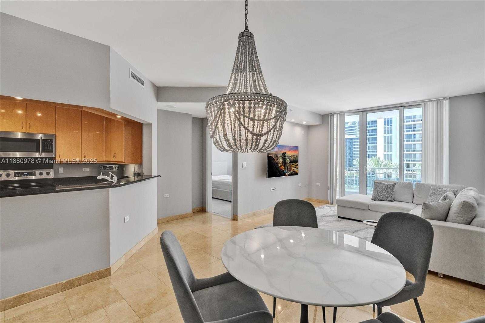 Small Image of 801 BRICKELL KEY BLVD #808, Miami Number 5