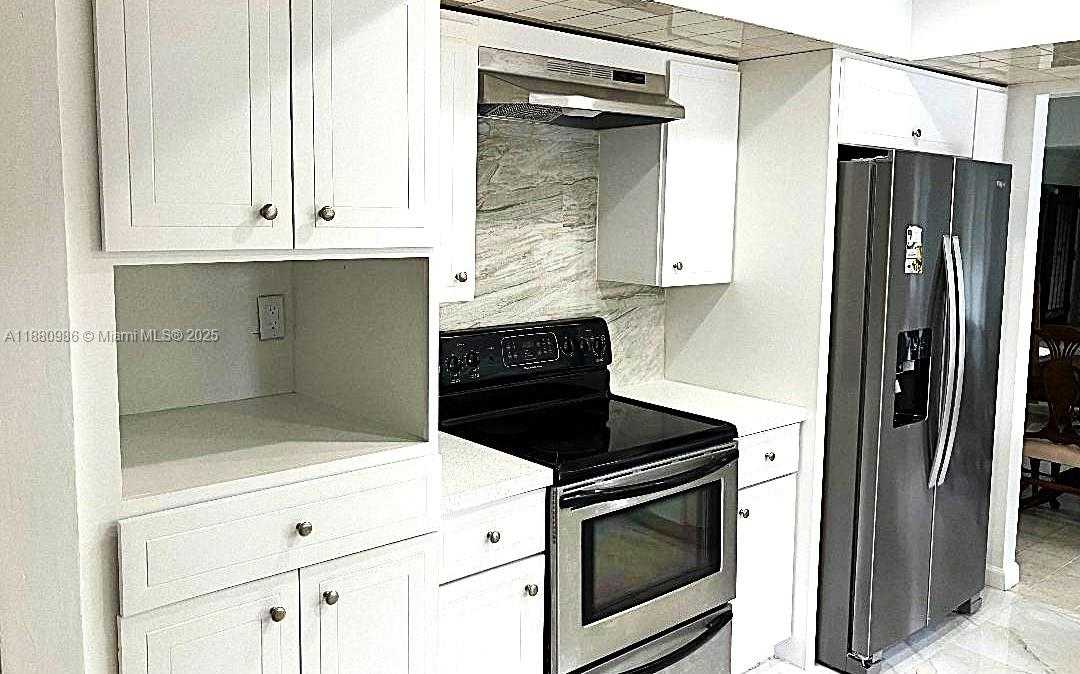 Small Image of 11480 SOUTH WEST 98TH ST, Miami Number 14