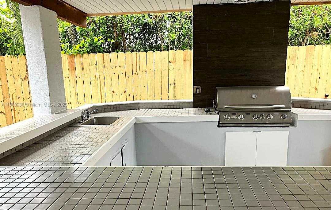 Small Image of 11480 SOUTH WEST 98TH ST, Miami Number 6