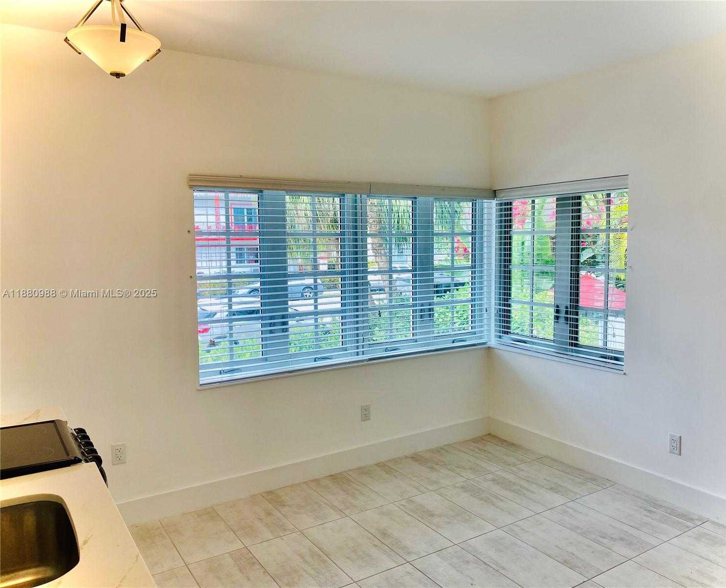 Small Image of 1201 PENNSYLVANIA AVE #105, Miami Beach Number 2