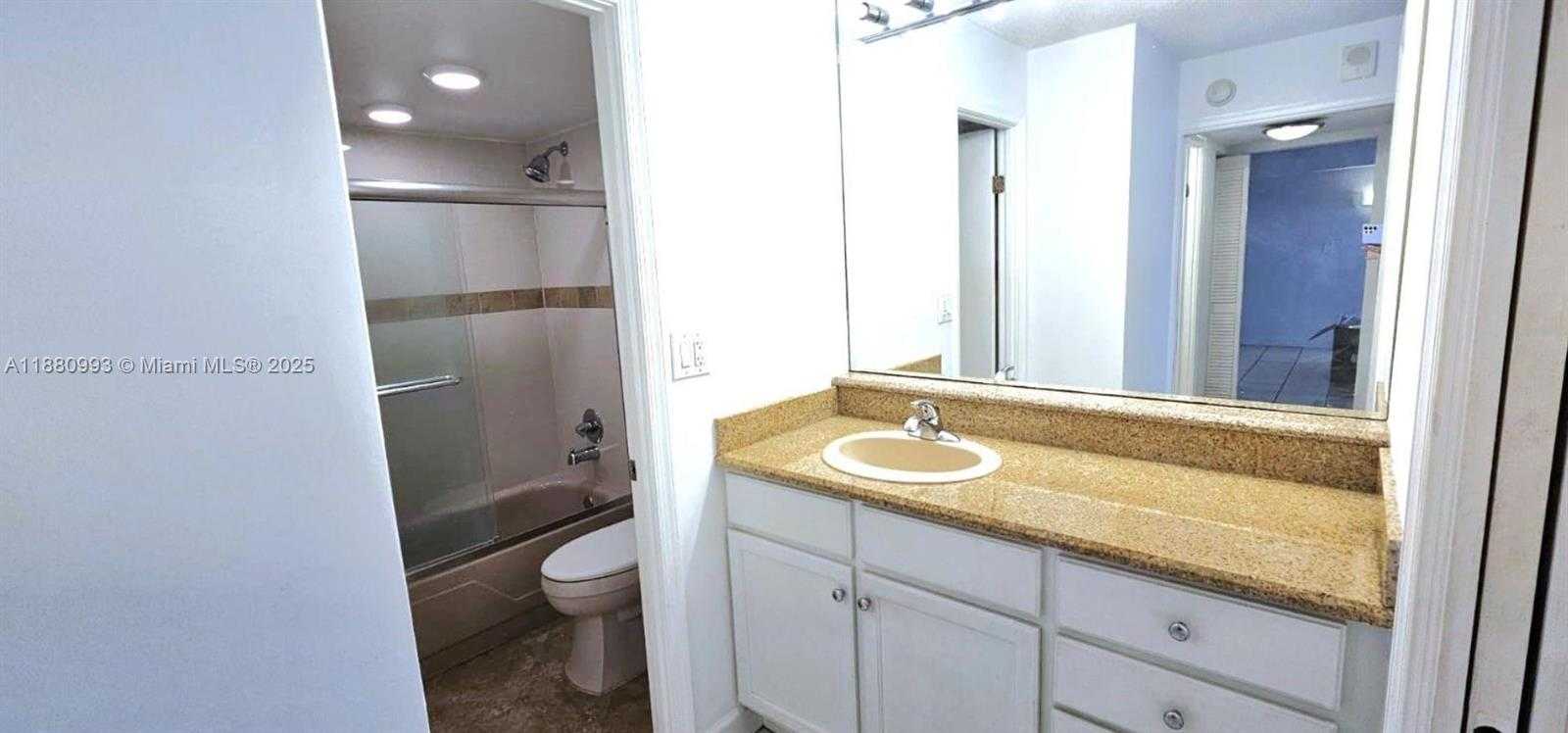 Small Image of 7135 COLLINS AVE #1421, Miami Beach Number 15