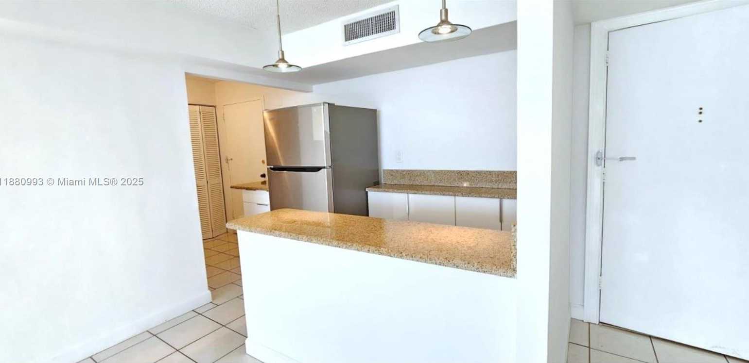 Small Image of 7135 COLLINS AVE #1421, Miami Beach Number 40
