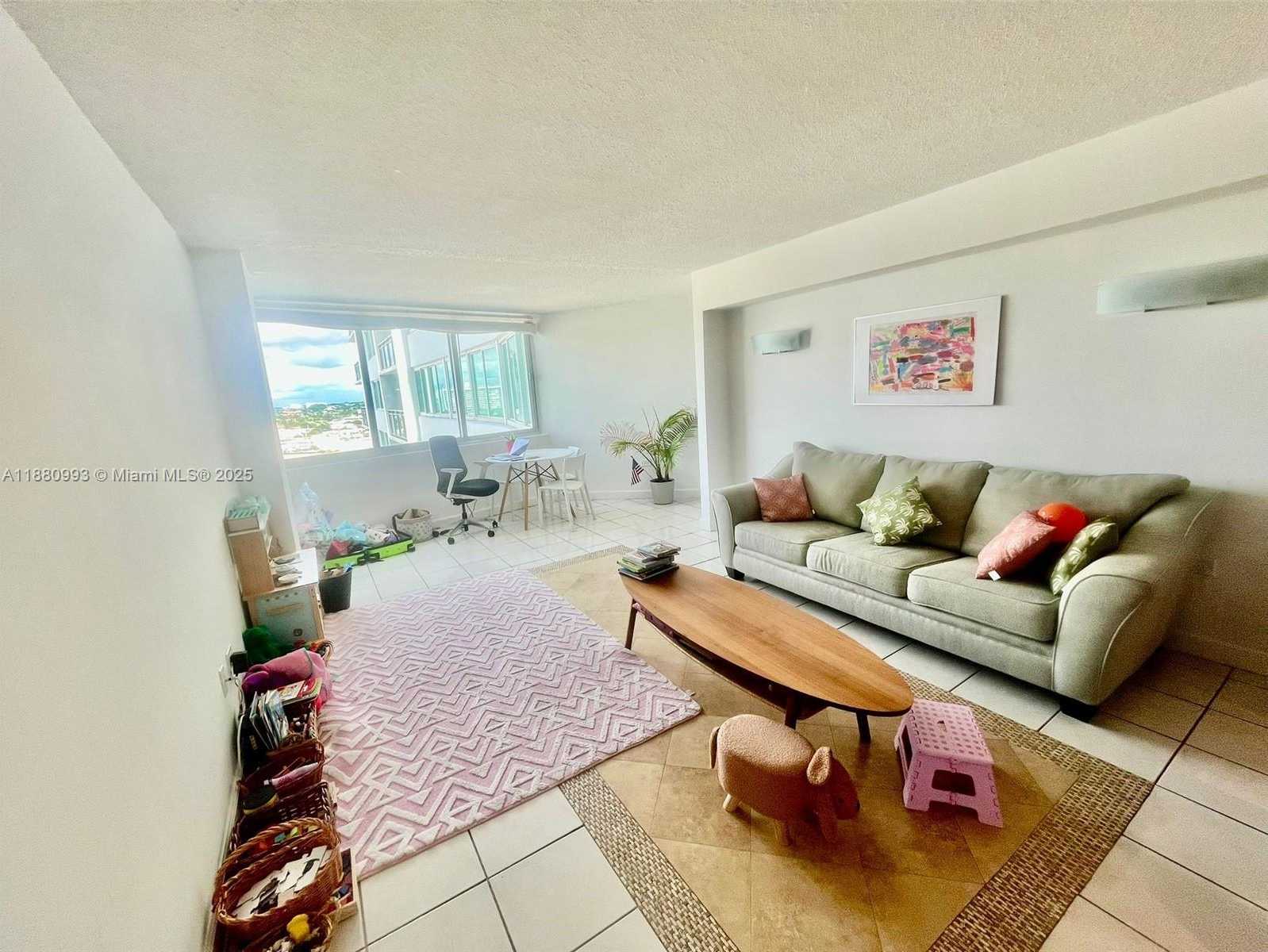 Small Image of 7135 COLLINS AVE #1421, Miami Beach Number 45