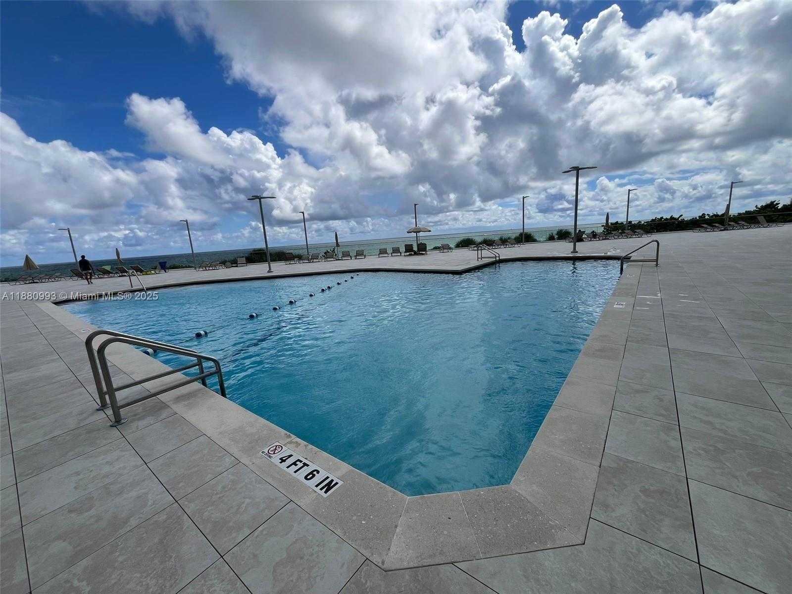 Small Image of 7135 COLLINS AVE #1421, Miami Beach Number 47