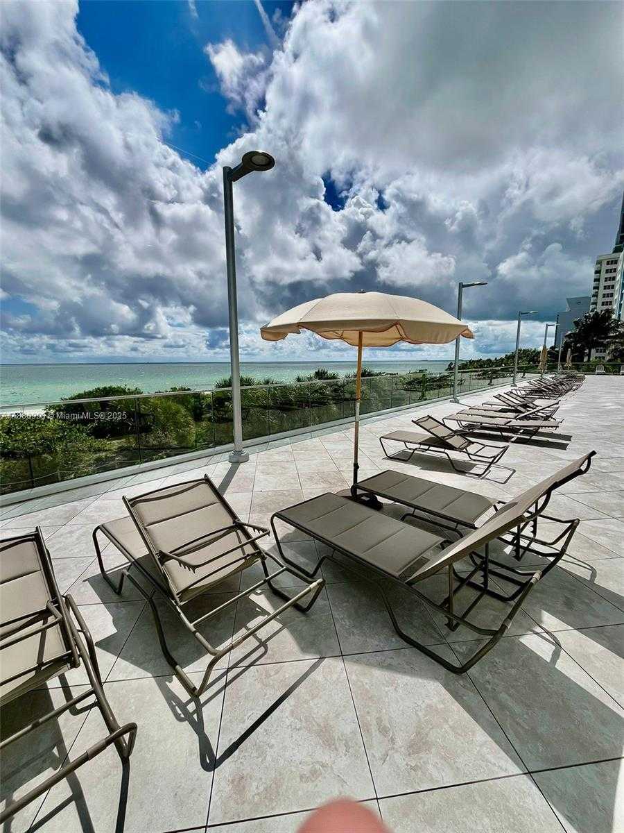 Small Image of 7135 COLLINS AVE #1421, Miami Beach Number 48