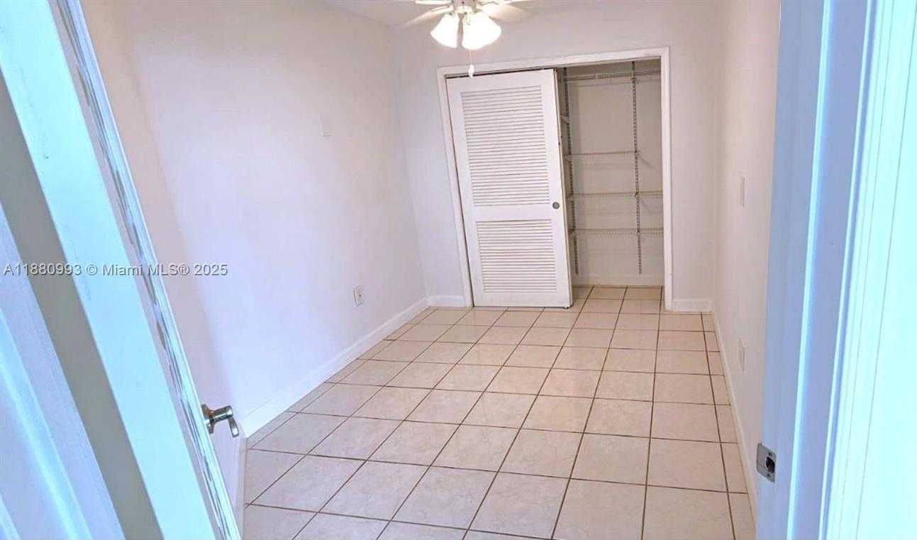 Small Image of 7135 COLLINS AVE #1421, Miami Beach Number 5
