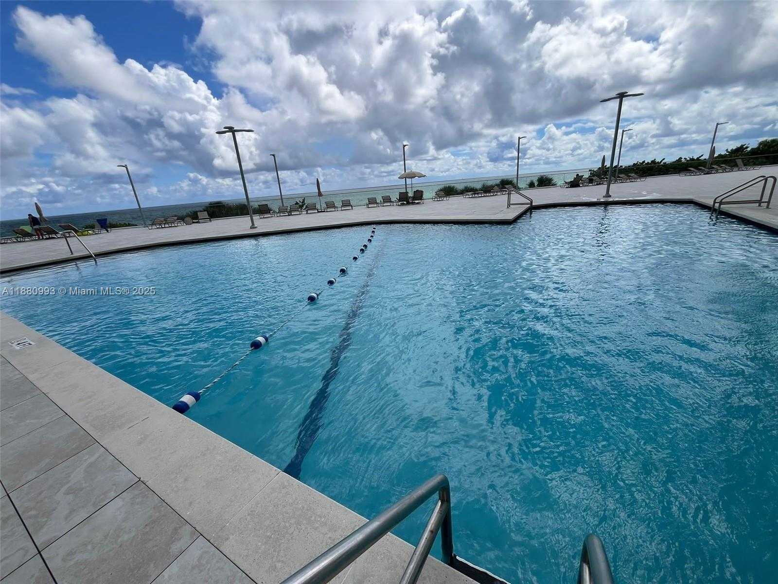 Small Image of 7135 COLLINS AVE #1421, Miami Beach Number 51