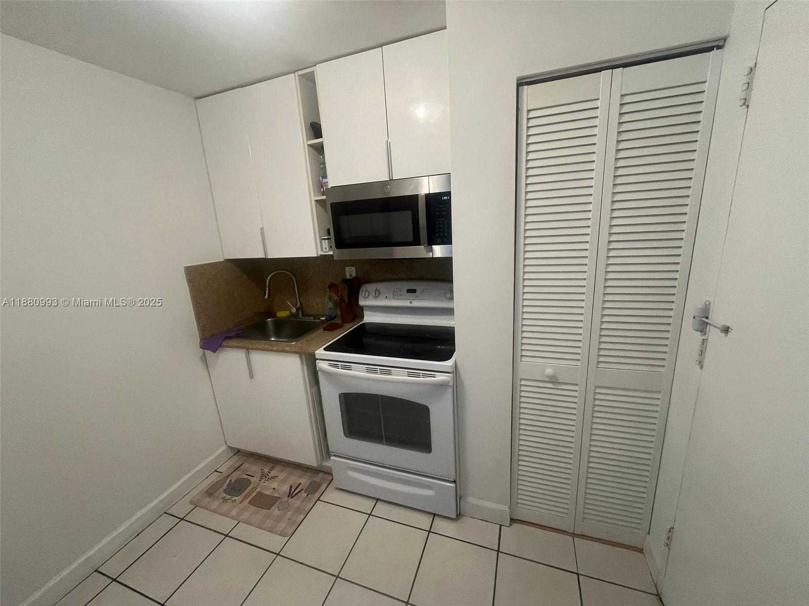 Small Image of 7135 COLLINS AVE #1421, Miami Beach Number 55