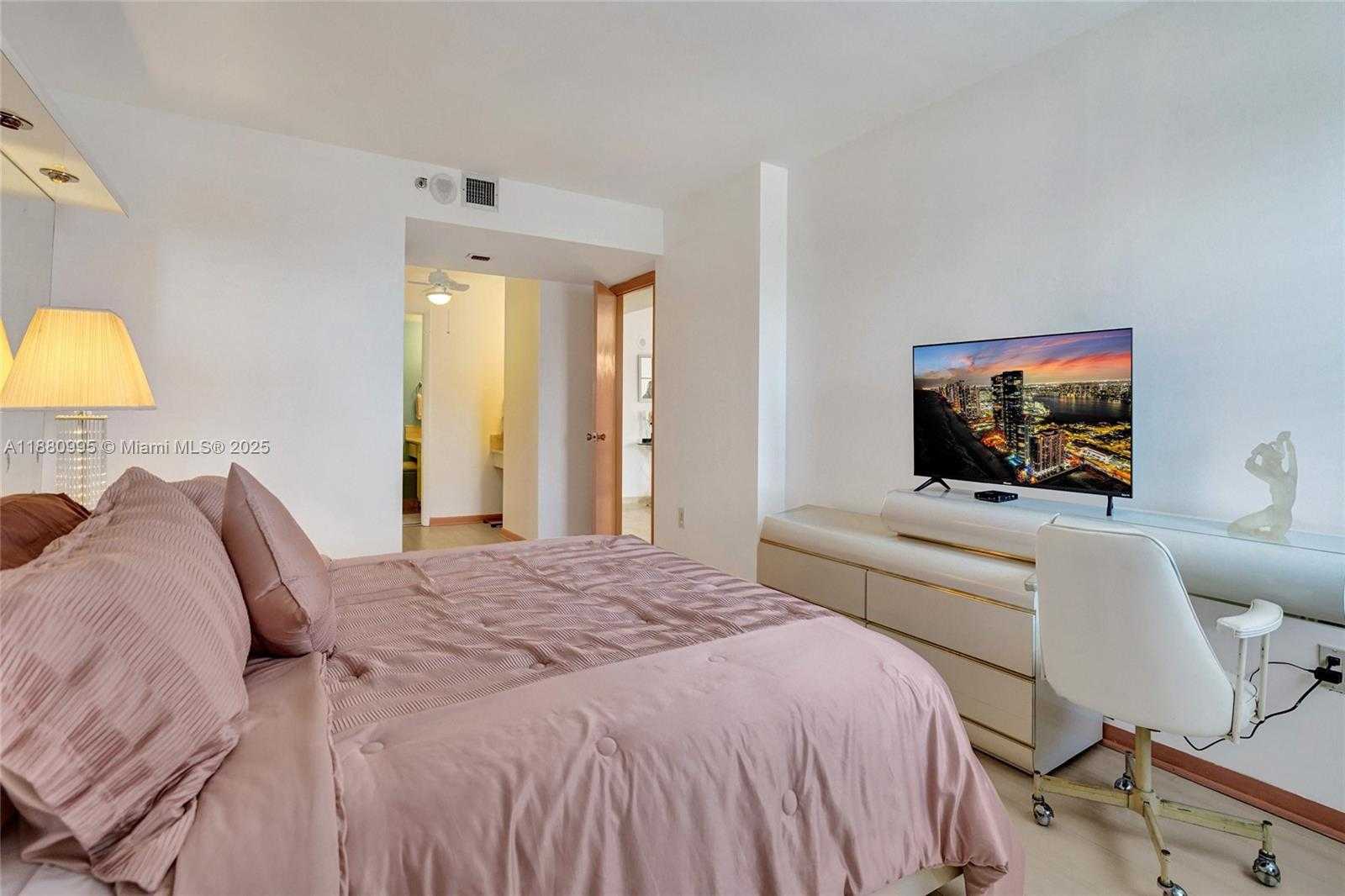 Small Image of 1201 SOUTH OCEAN DR #1010S, Hollywood Number 29
