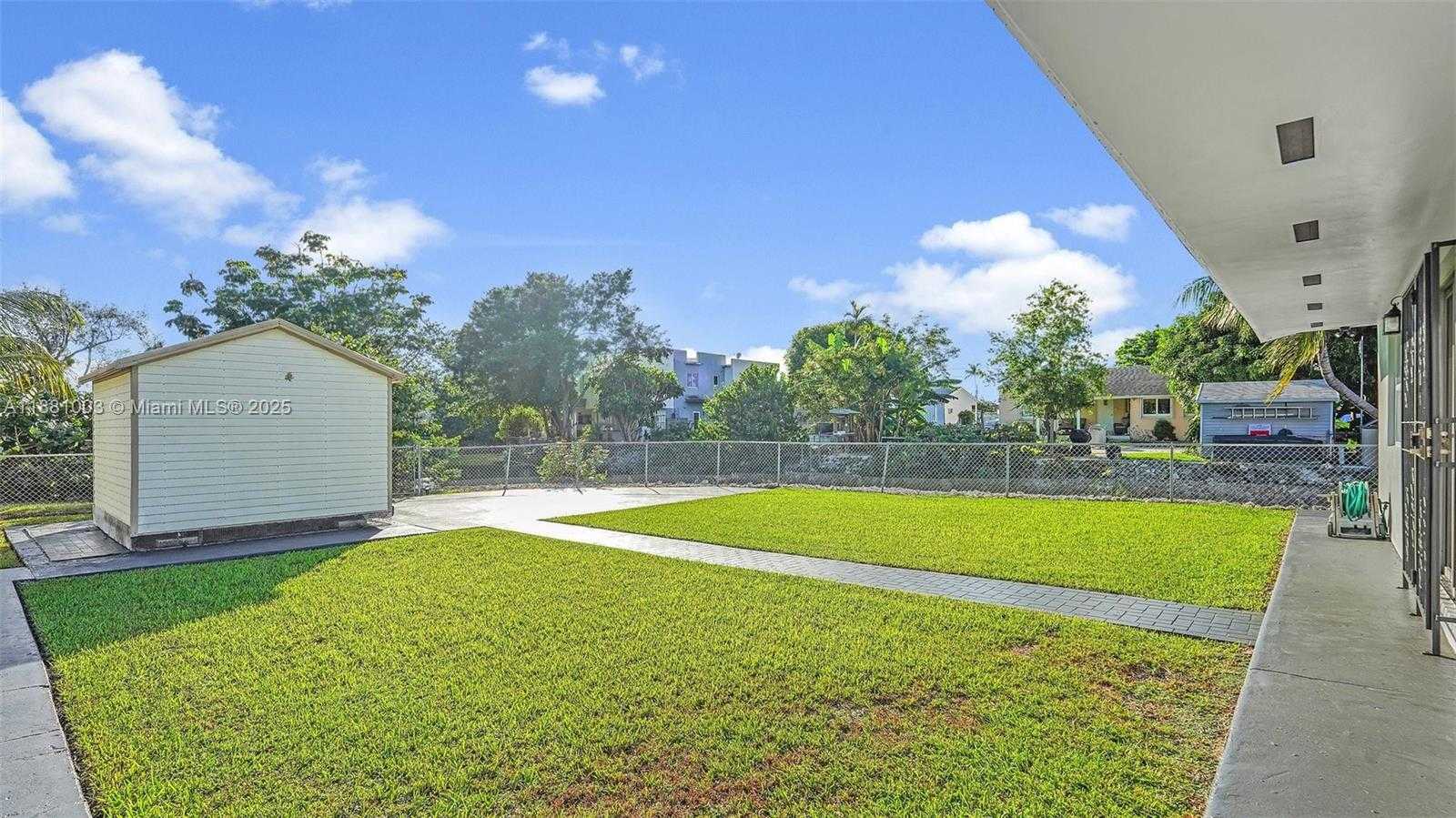Small Image of 7290 SOUTH WEST 34TH ST RD, Miami Number 16