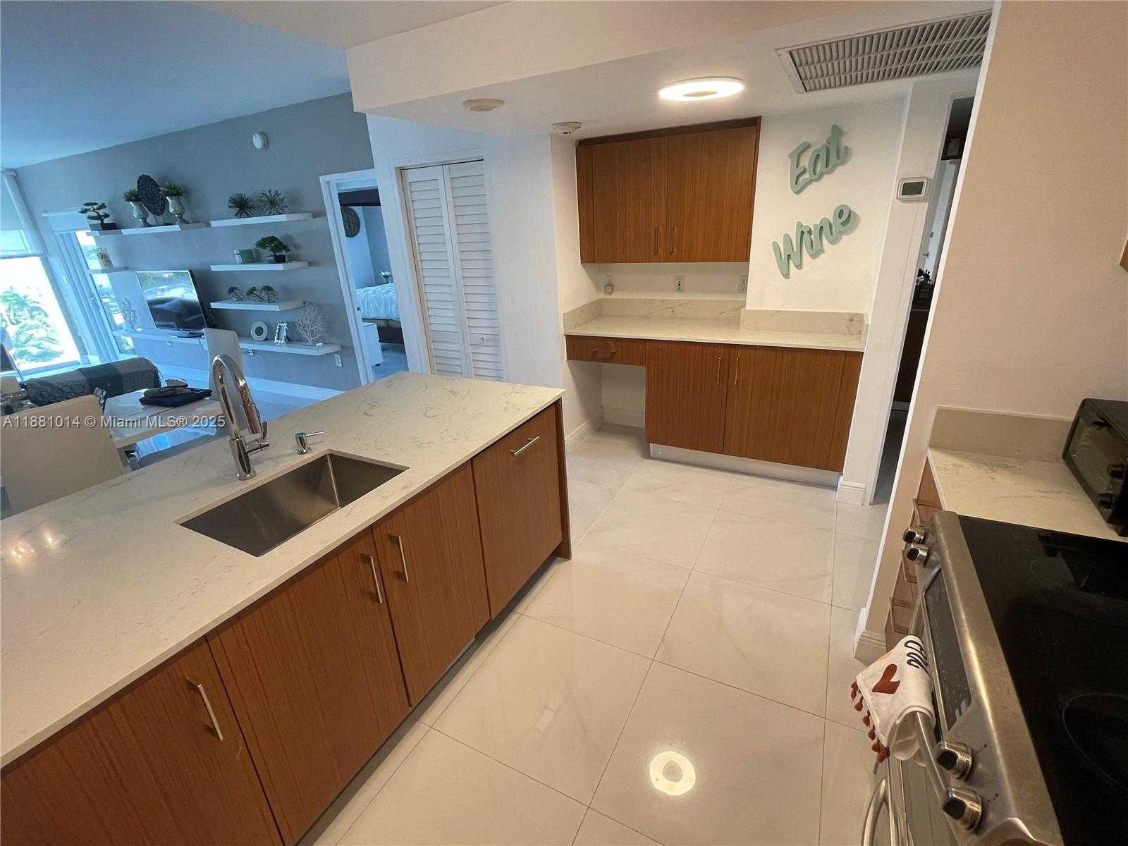 Small Image of 10275 COLLINS AVE #624, Bal Harbour Number 17