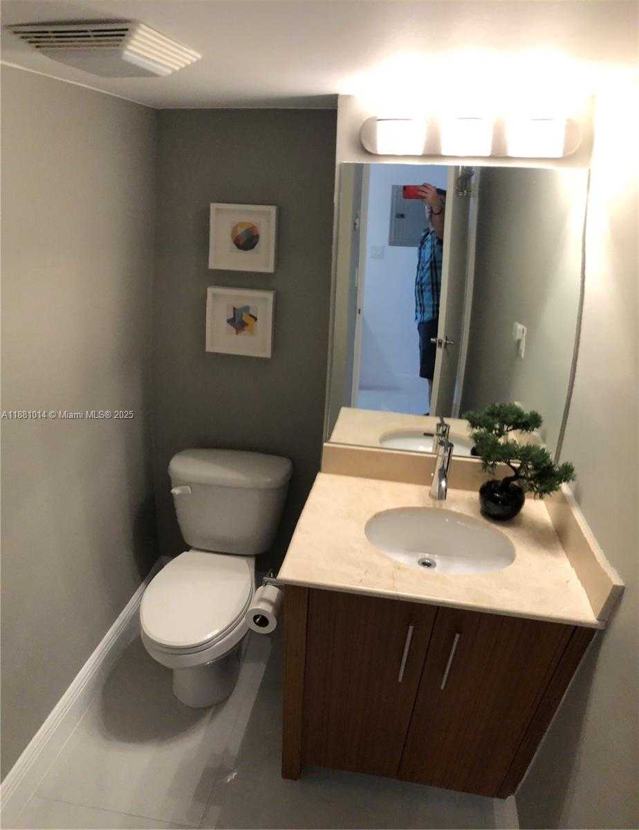 Small Image of 10275 COLLINS AVE #624, Bal Harbour Number 20