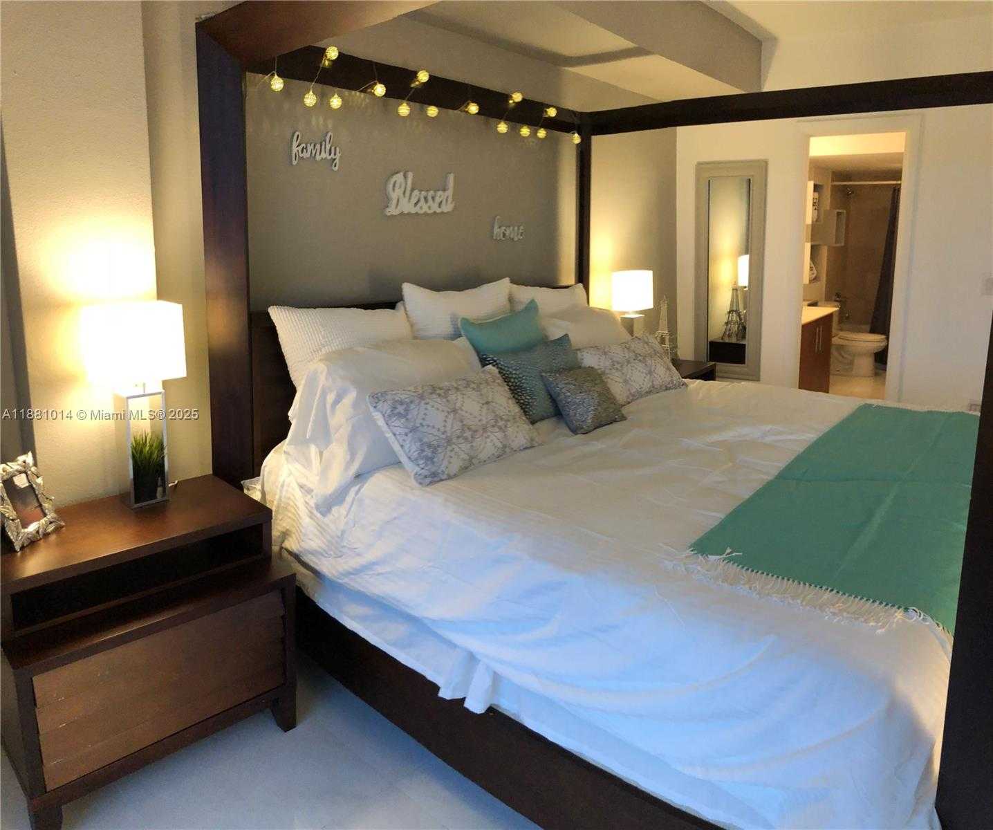 Small Image of 10275 COLLINS AVE #624, Bal Harbour Number 24