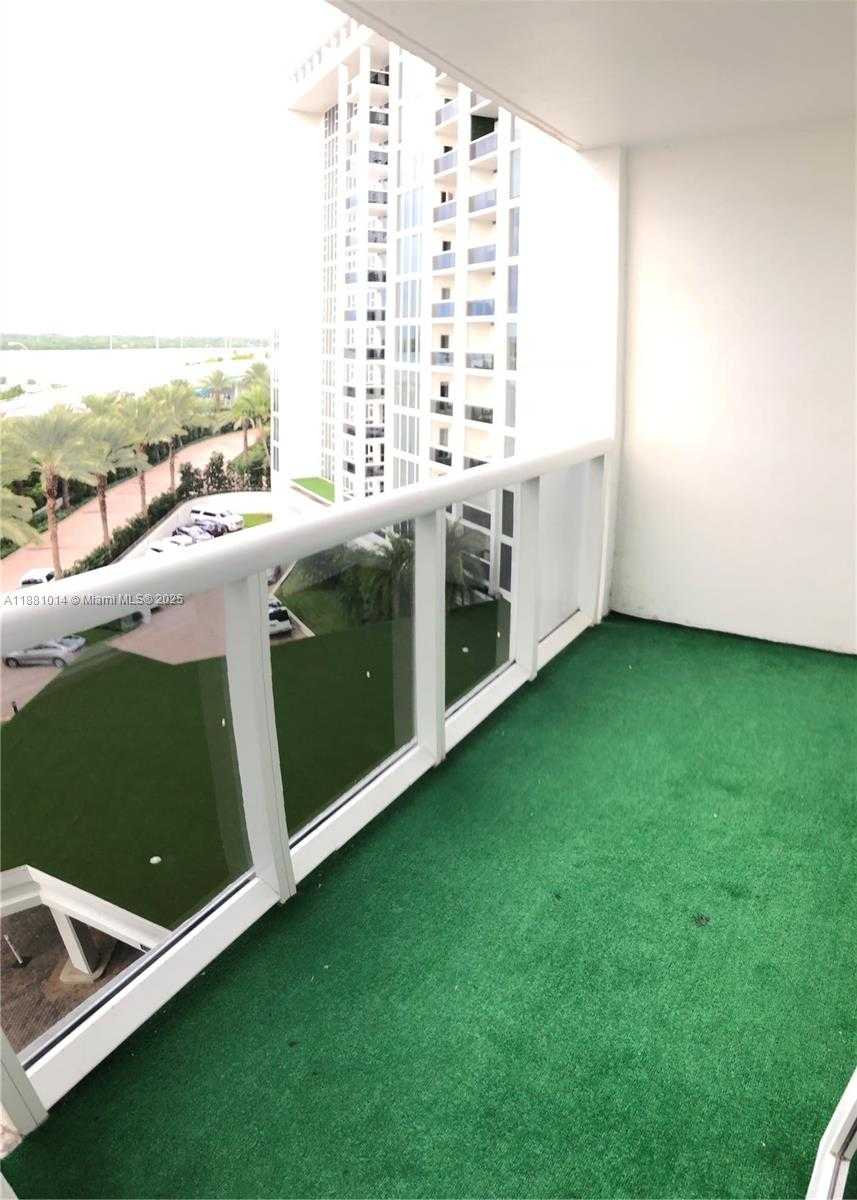 Small Image of 10275 COLLINS AVE #624, Bal Harbour Number 31