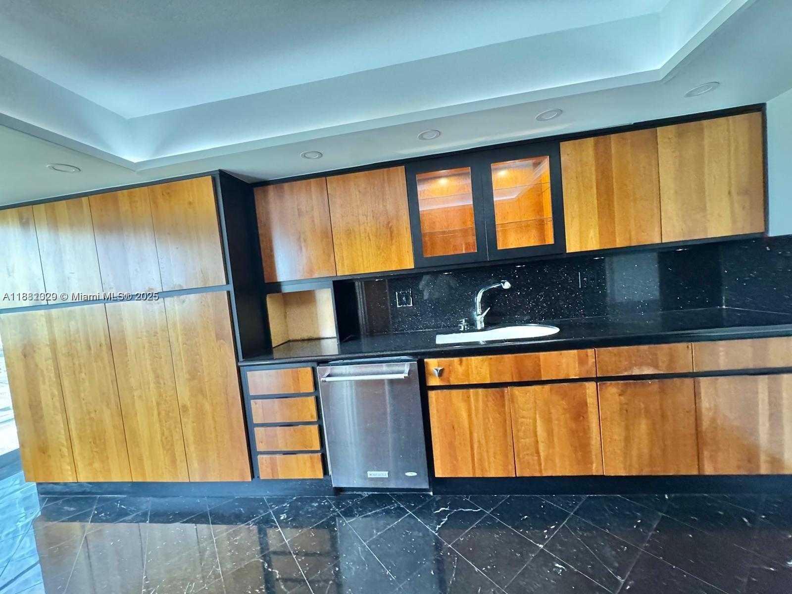 Small Image of 2025 BRICKELL AVE #601, Miami Number 12