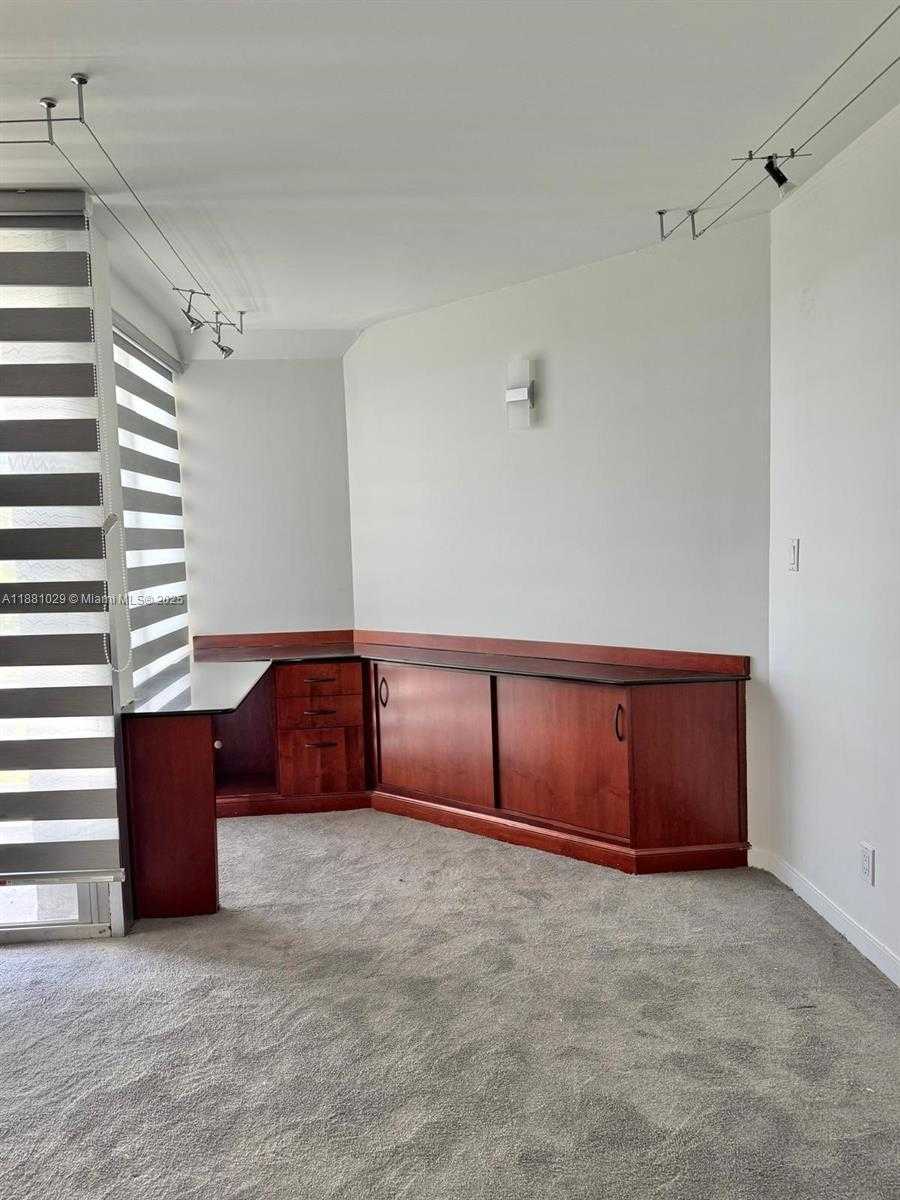 Small Image of 2025 BRICKELL AVE #601, Miami Number 14