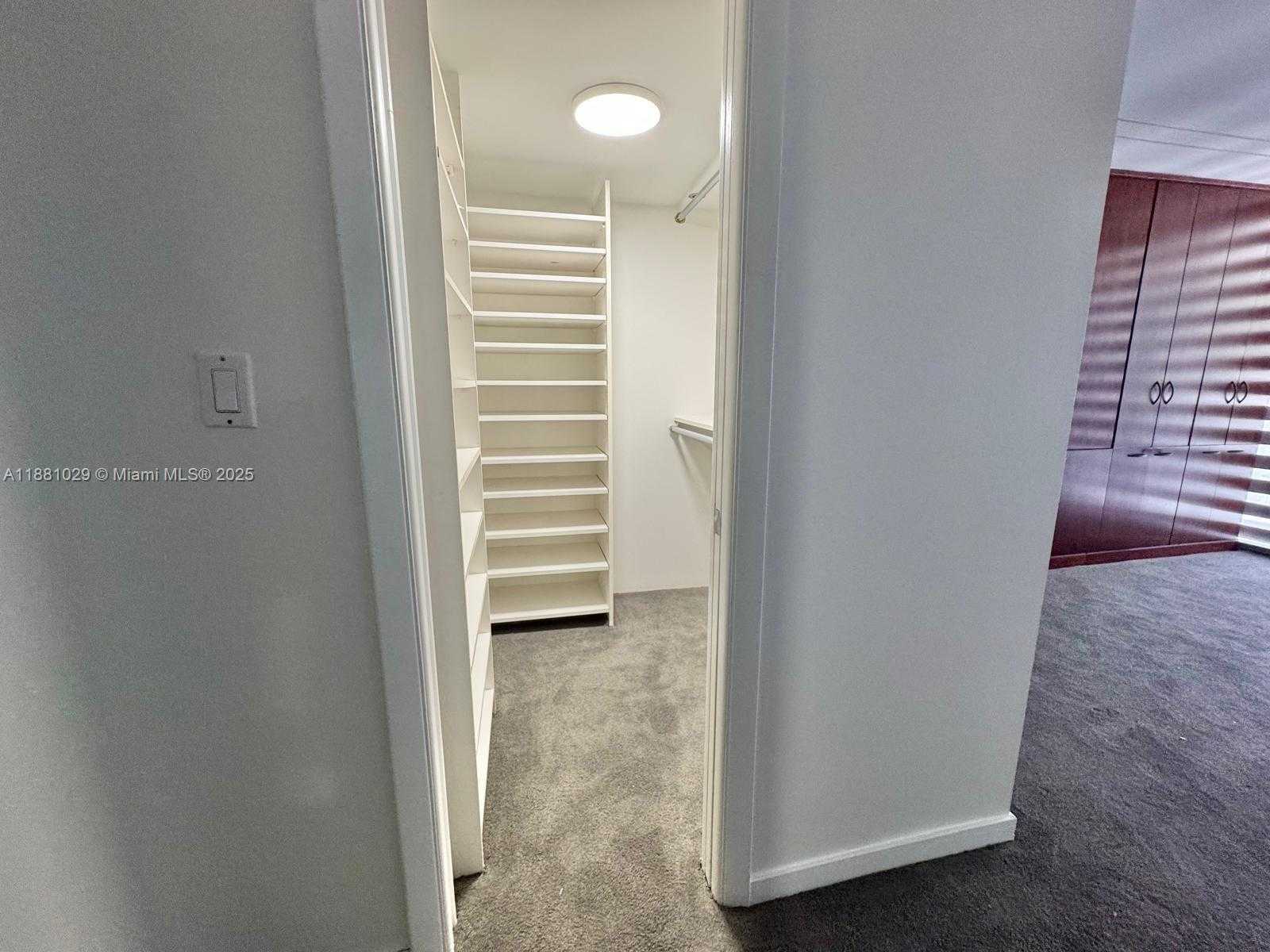Small Image of 2025 BRICKELL AVE #601, Miami Number 17