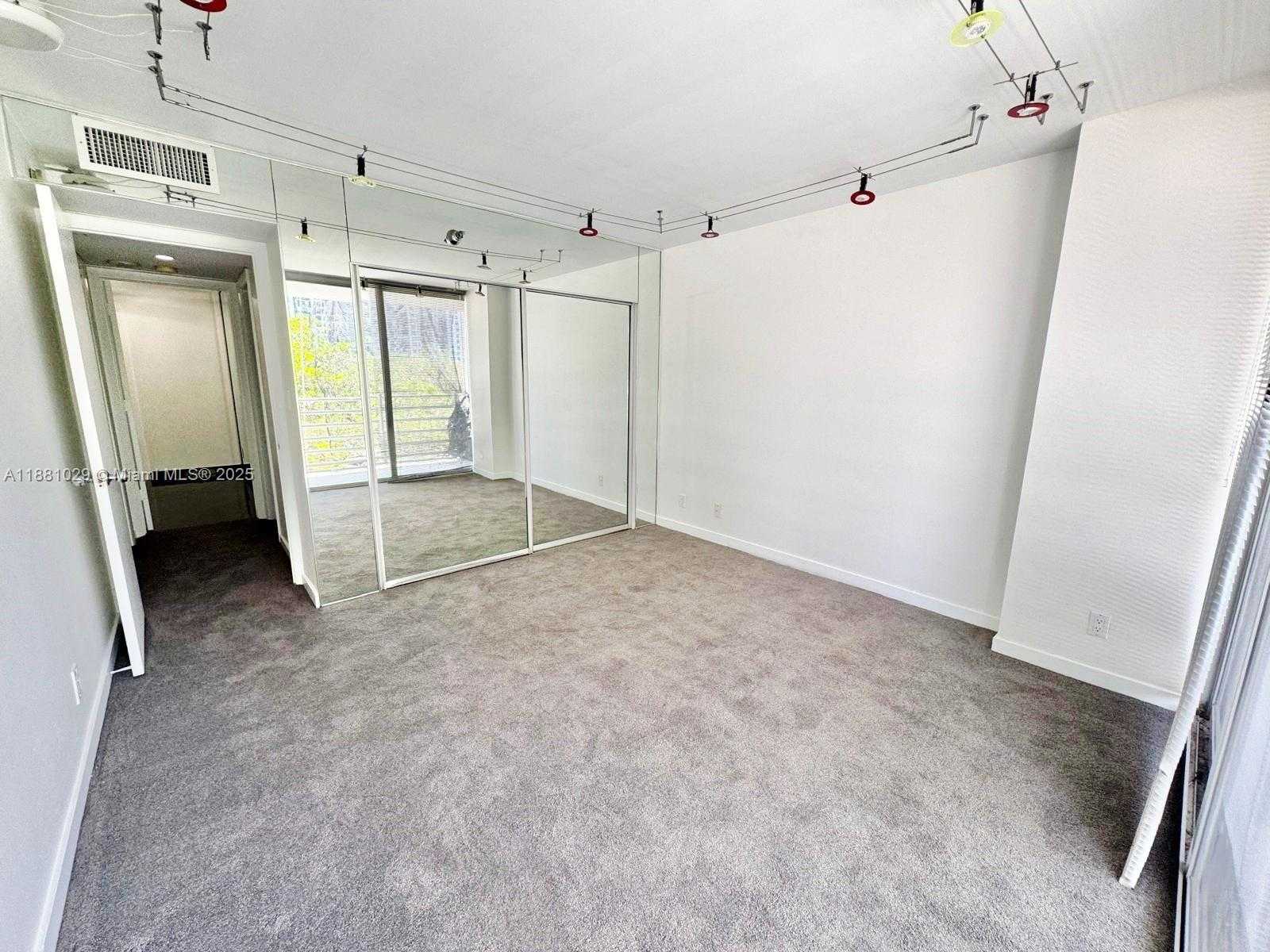 Small Image of 2025 BRICKELL AVE #601, Miami Number 28