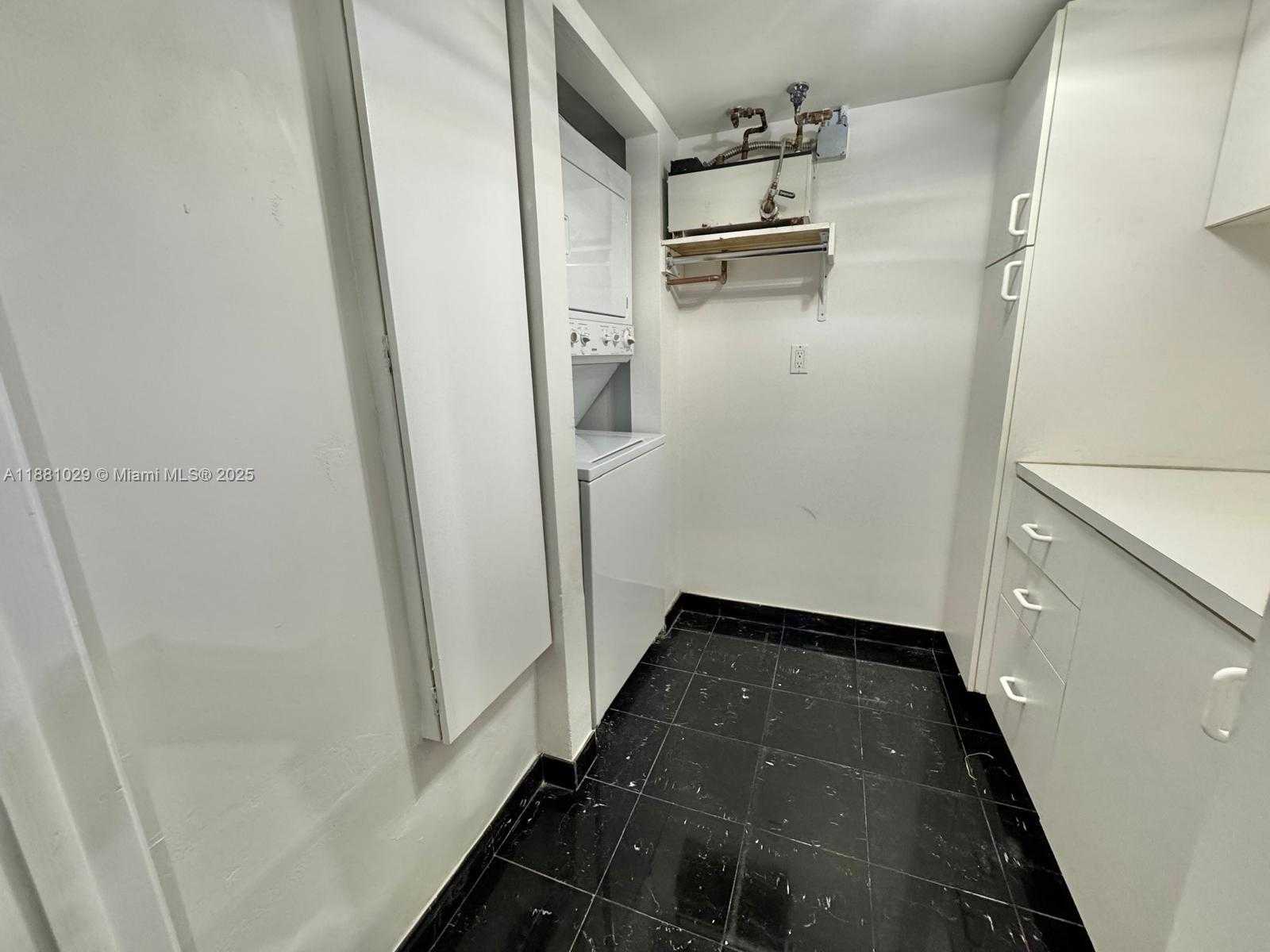 Small Image of 2025 BRICKELL AVE #601, Miami Number 32
