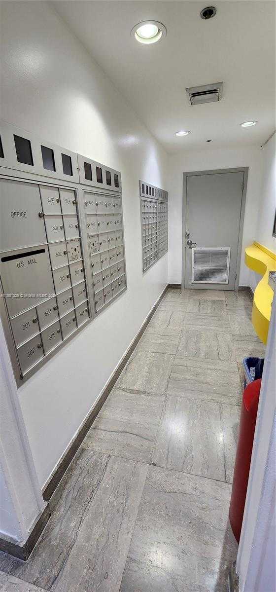 Small Image of 2025 BRICKELL AVE #601, Miami Number 44
