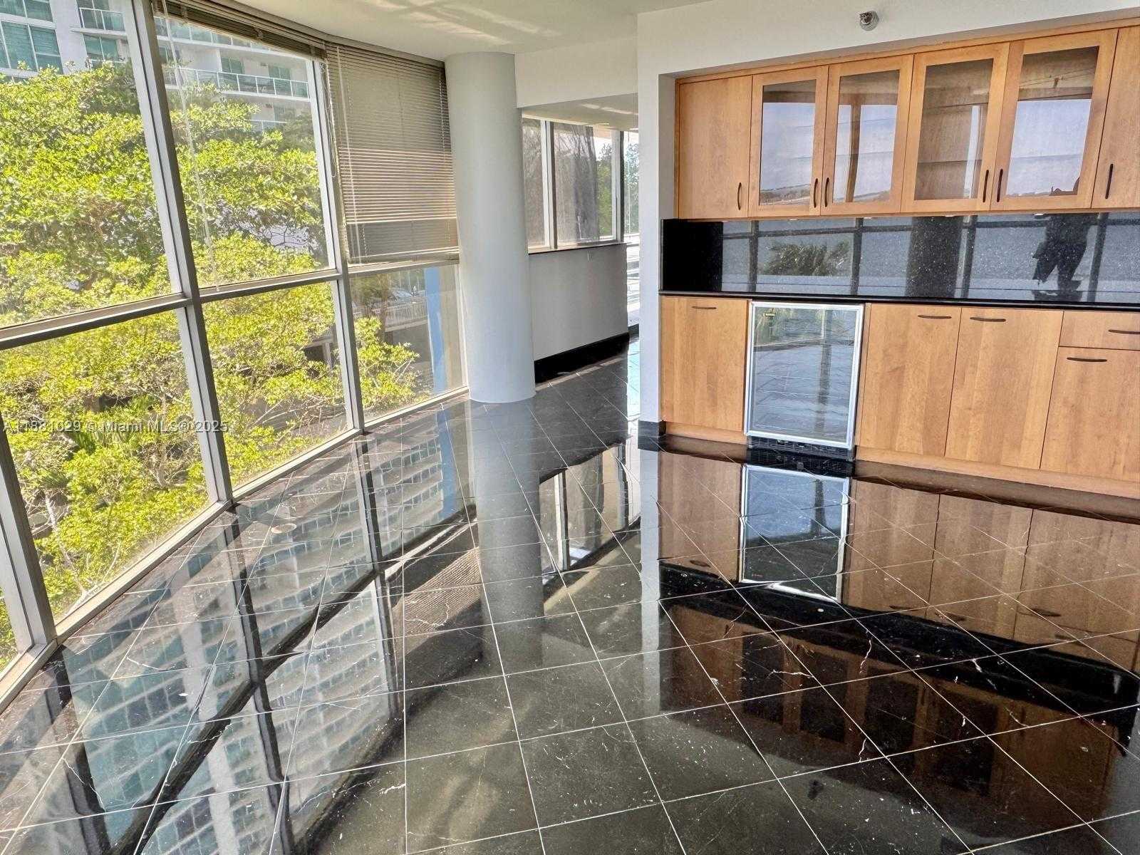 Small Image of 2025 BRICKELL AVE #601, Miami Number 5