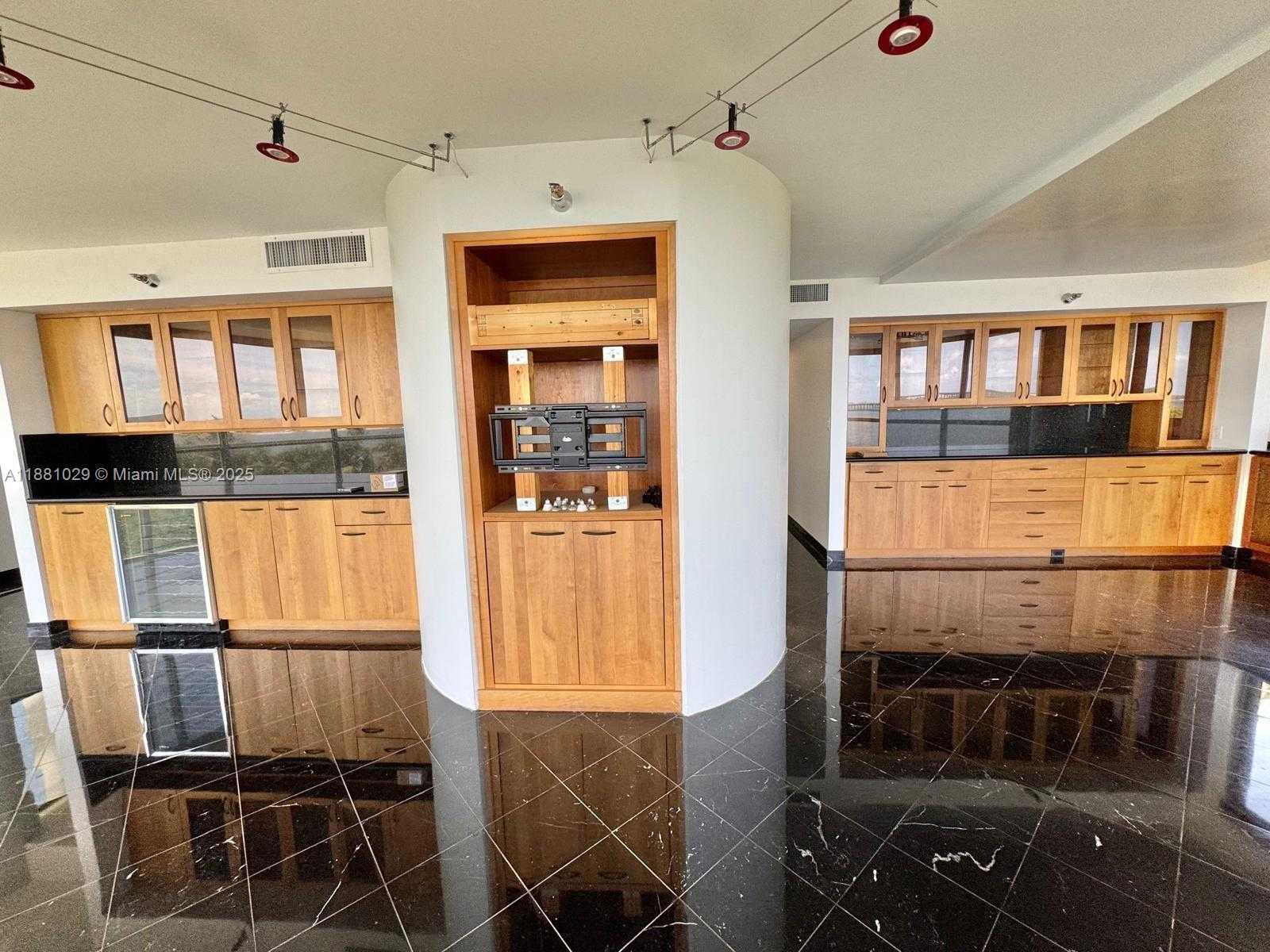 Small Image of 2025 BRICKELL AVE #601, Miami Number 6