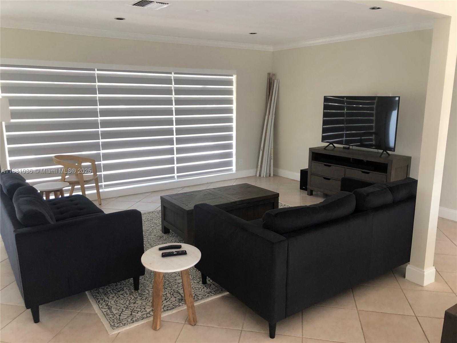 Small Image of 2532 NORTH EAST 27TH AVE #1, Fort Lauderdale Number 5
