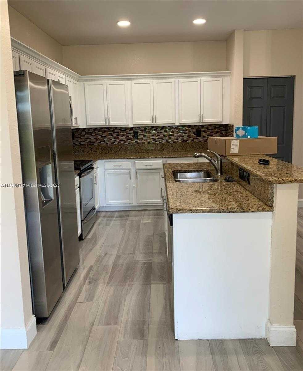 Small Image of 10440 SOUTH WEST 228TH TER, Miami Number 12
