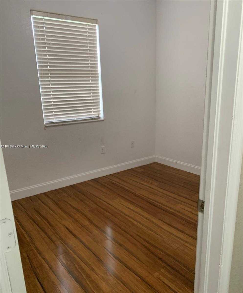 Small Image of 10440 SOUTH WEST 228TH TER, Miami Number 5