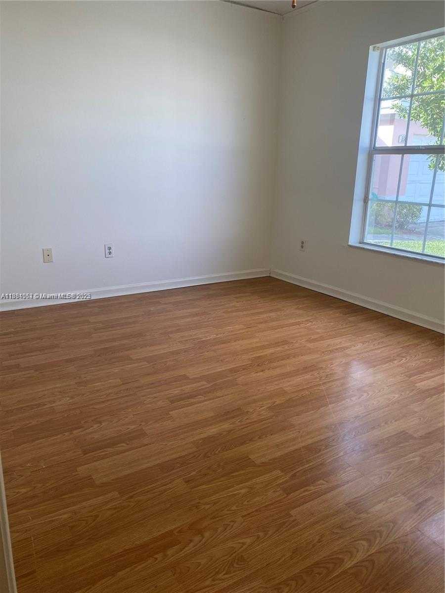 Small Image of 540 SOUTH EAST 21ST LN, Homestead Number 10