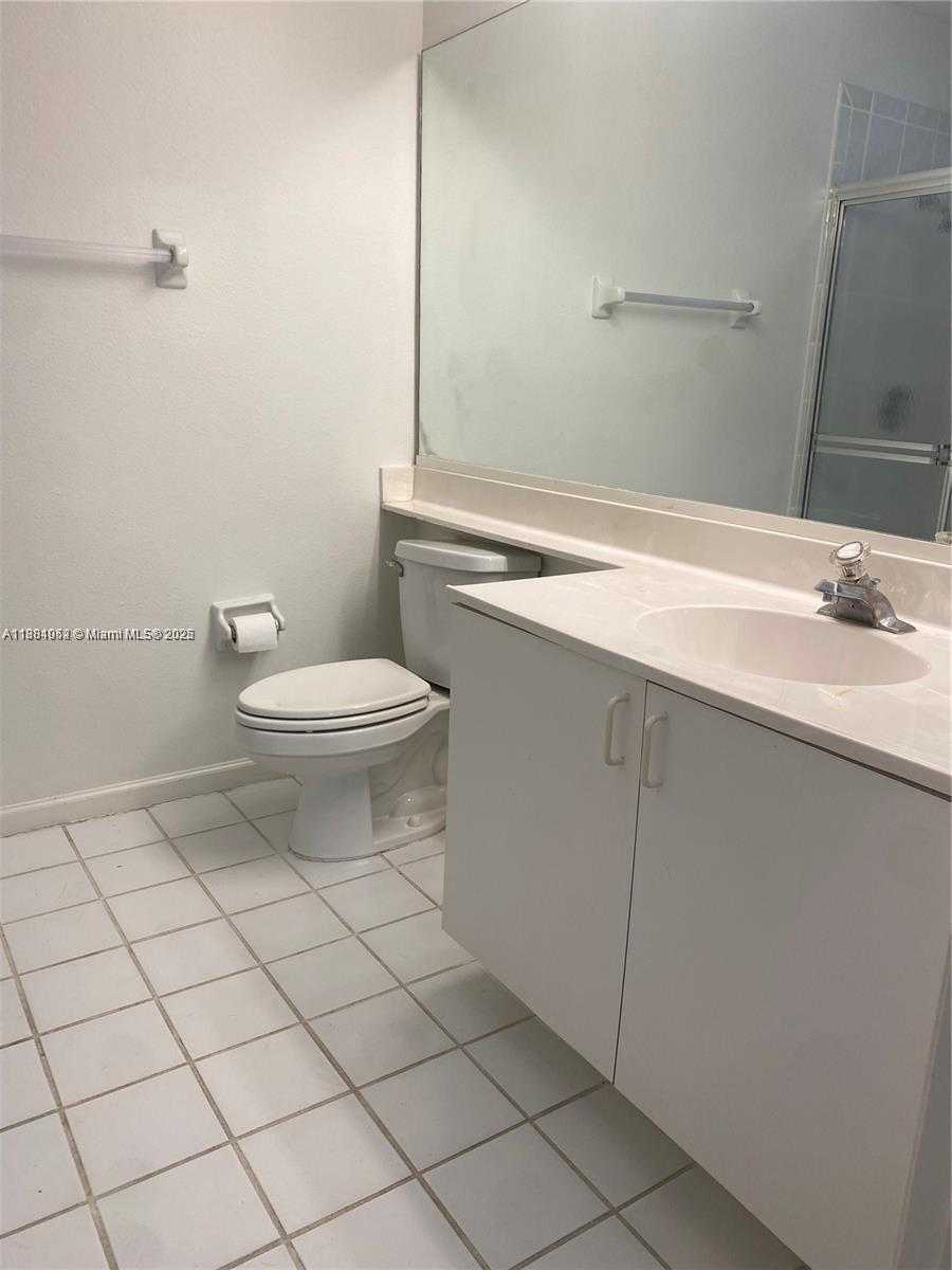 Small Image of 540 SOUTH EAST 21ST LN, Homestead Number 12