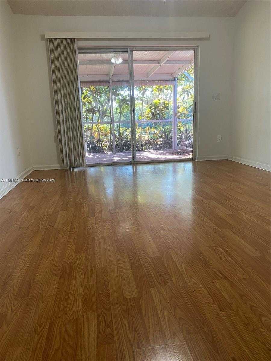 Small Image of 540 SOUTH EAST 21ST LN, Homestead Number 7