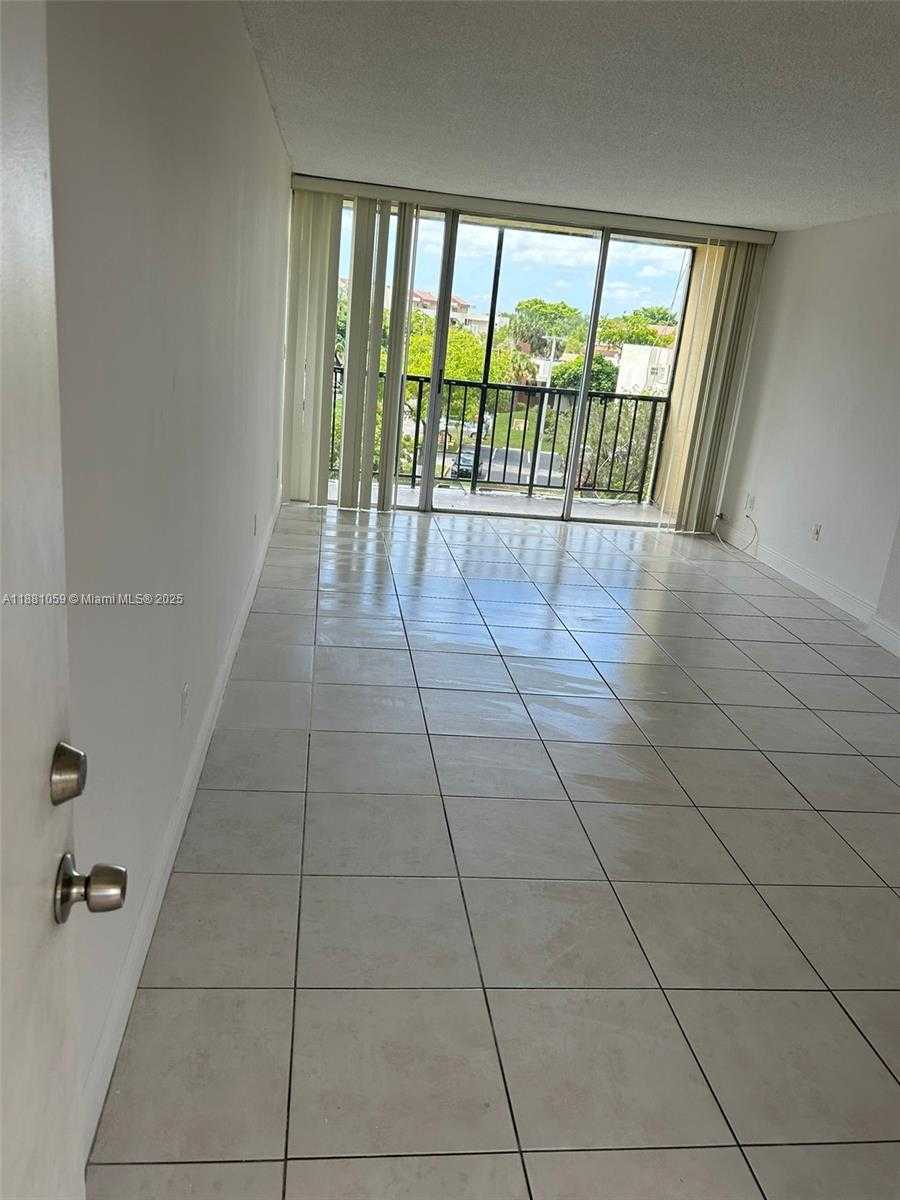 Small Image of 8840 FONTAINEBLEAU BLVD #401, Miami Number 3
