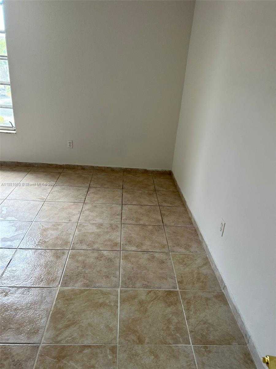 Small Image of 8840 FONTAINEBLEAU BLVD #401, Miami Number 4